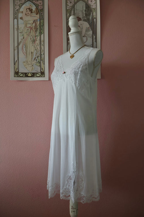 Vintage White Nylon Nightgown (M/L)