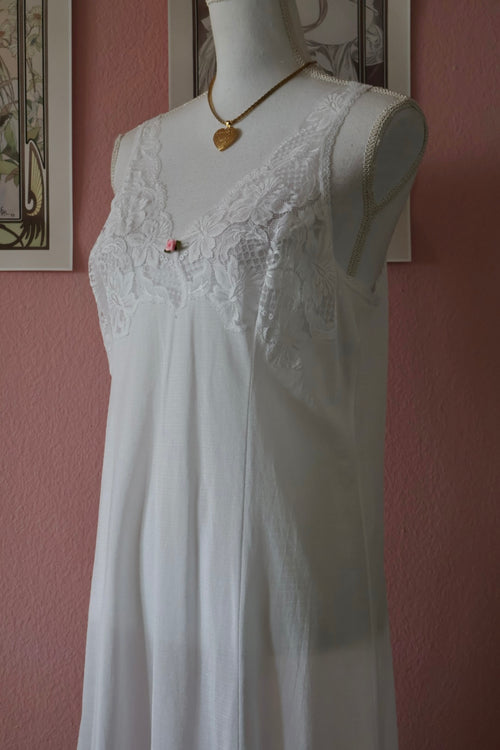 Vintage White Nylon Nightgown (M/L)