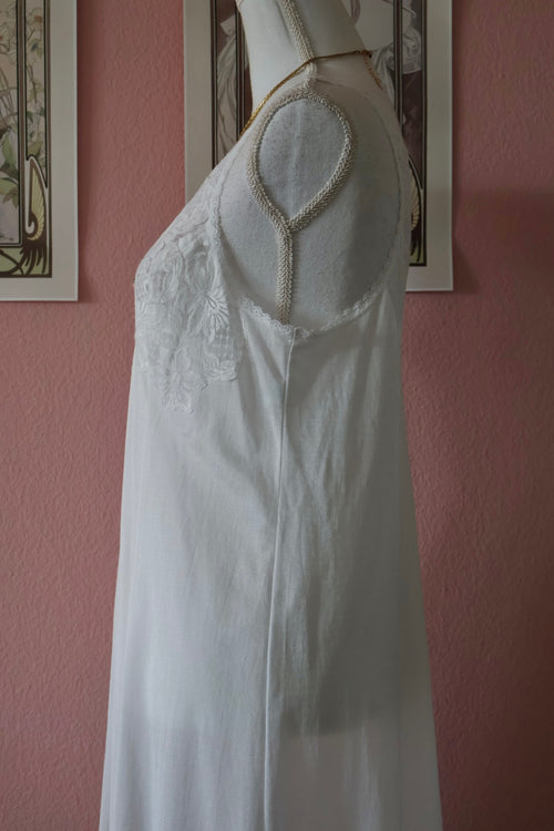 Vintage White Nylon Nightgown (M/L)